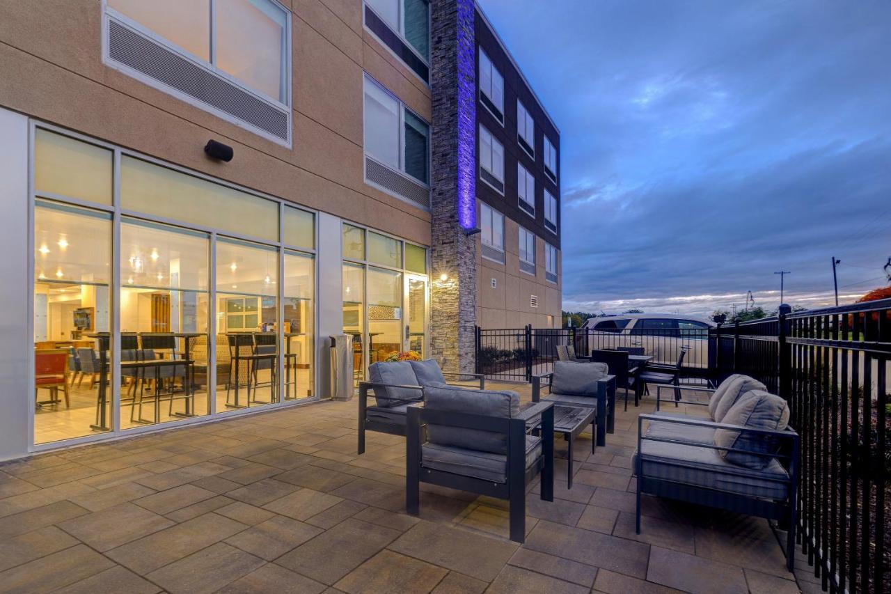 Holiday Inn Express & Suites - Ann Arbor - University South By Ihg Bagian luar foto